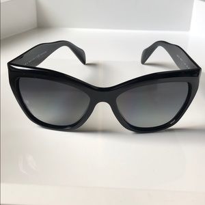 🕶PRADA | Cat Eye Polarized Sunglasses